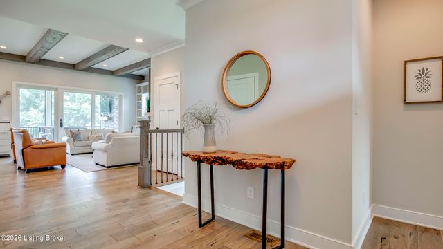 290 Lansdowne, Louisville, KY 40245