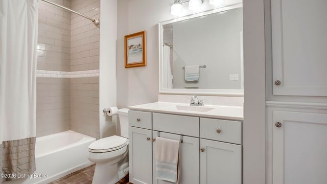 290 Lansdowne, Louisville, KY 40245