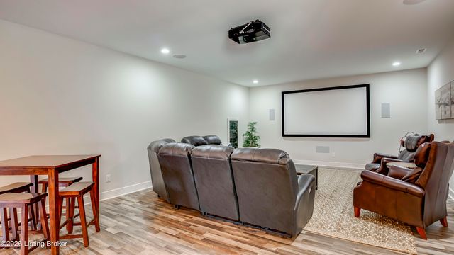 290 Lansdowne, Louisville, KY 40245