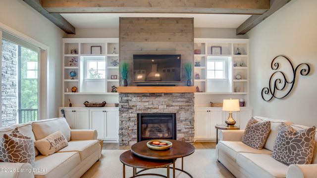 290 Lansdowne, Louisville, KY 40245
