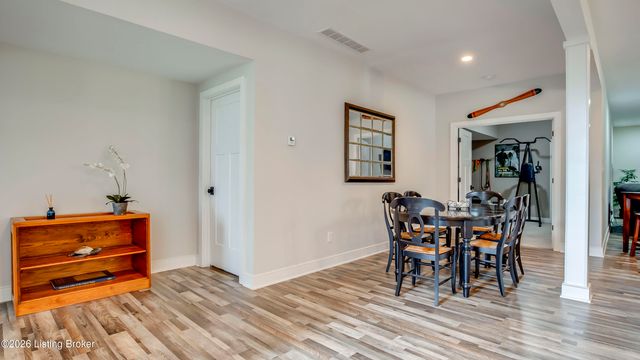 290 Lansdowne, Louisville, KY 40245