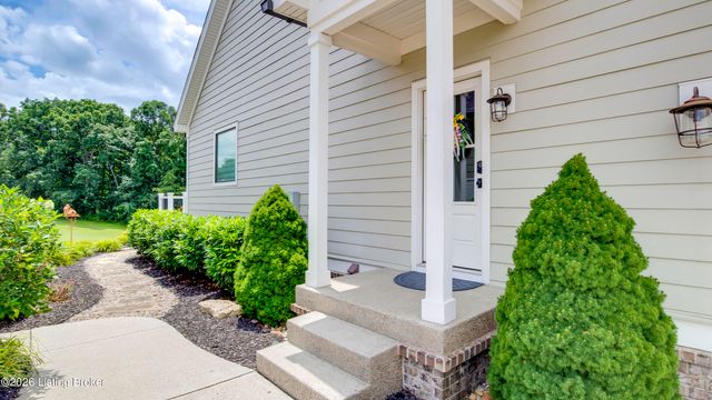 290 Lansdowne, Louisville, KY 40245