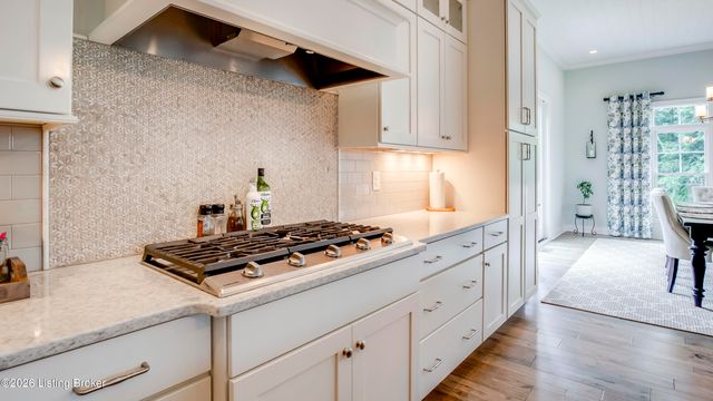 290 Lansdowne, Louisville, KY 40245
