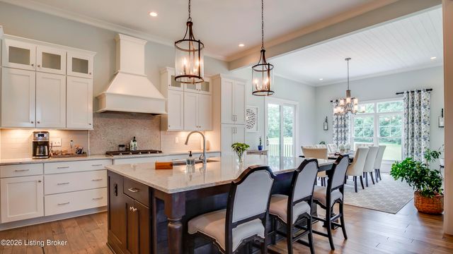 290 Lansdowne, Louisville, KY 40245