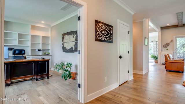 290 Lansdowne, Louisville, KY 40245