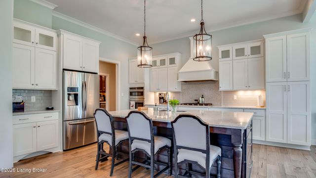 290 Lansdowne, Louisville, KY 40245