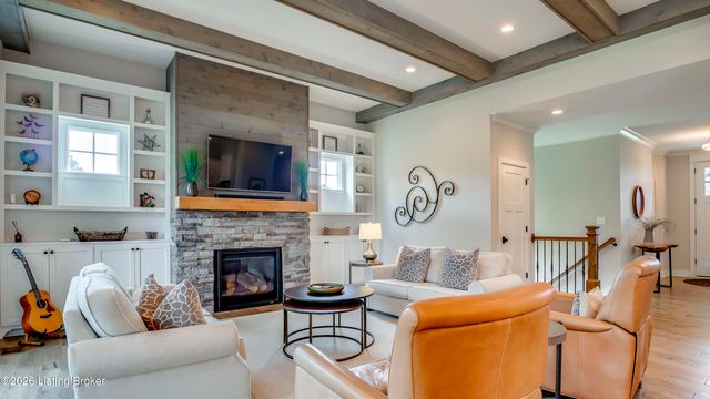 290 Lansdowne, Louisville, KY 40245