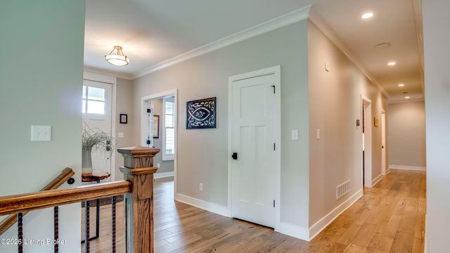 290 Lansdowne, Louisville, KY 40245