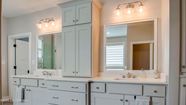 290 Lansdowne, Louisville, KY 40245