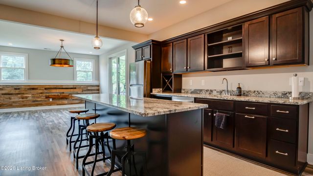 290 Lansdowne, Louisville, KY 40245