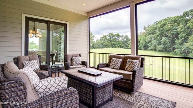 290 Lansdowne, Louisville, KY 40245