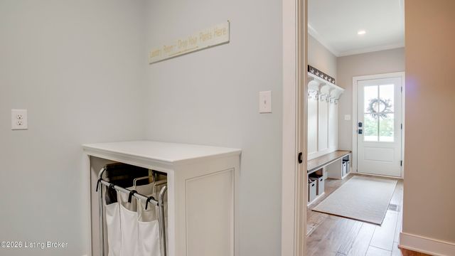 290 Lansdowne, Louisville, KY 40245