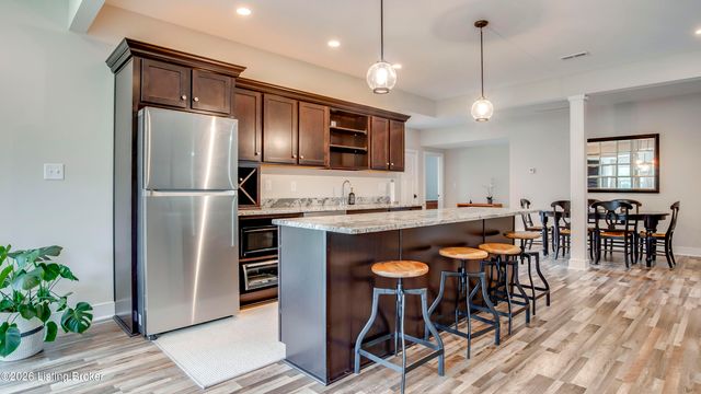 290 Lansdowne, Louisville, KY 40245