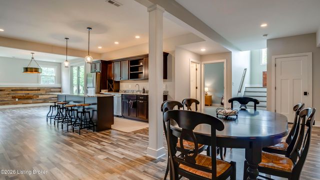290 Lansdowne, Louisville, KY 40245