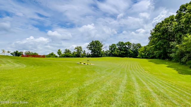 290 Lansdowne, Louisville, KY 40245