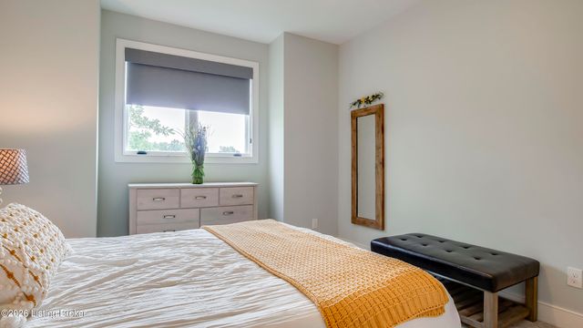 290 Lansdowne, Louisville, KY 40245