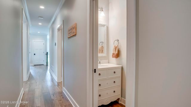 290 Lansdowne, Louisville, KY 40245
