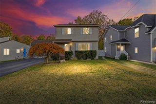 3977 Cresthaven Drive, Waterford, MI 48328