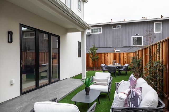 813 Bay Road, Menlo Park, CA 94025