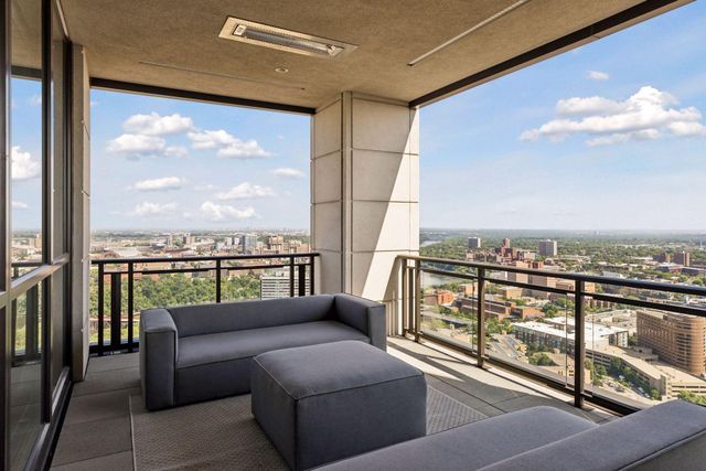 1111 W River Parkway 34B, Minneapolis, MN 55415