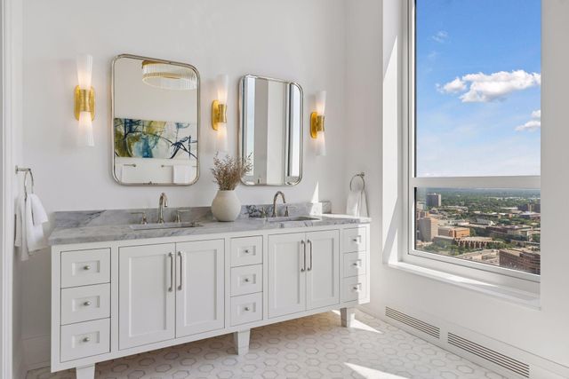 1111 W River Parkway 34B, Minneapolis, MN 55415