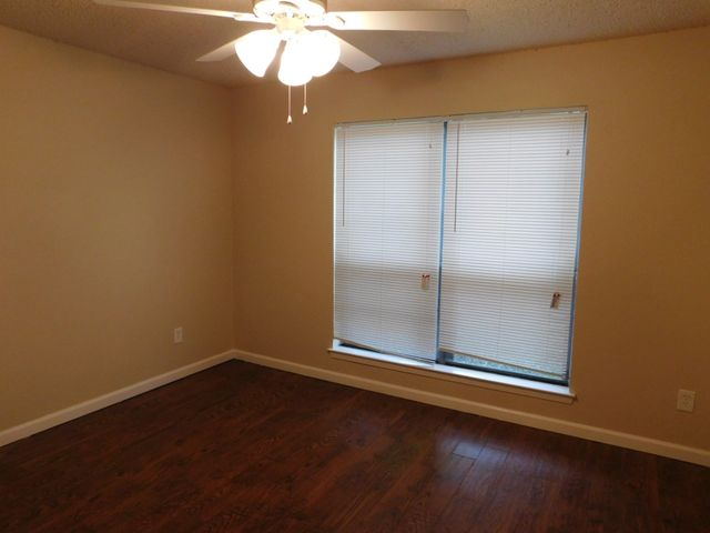 1511 Grantbrook Lane, Dallas, TX 75228