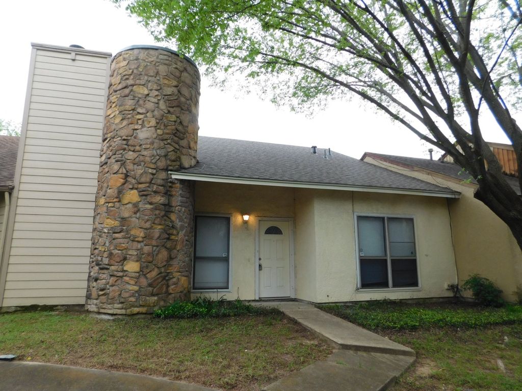 1511 Grantbrook Lane, Dallas, TX 75228