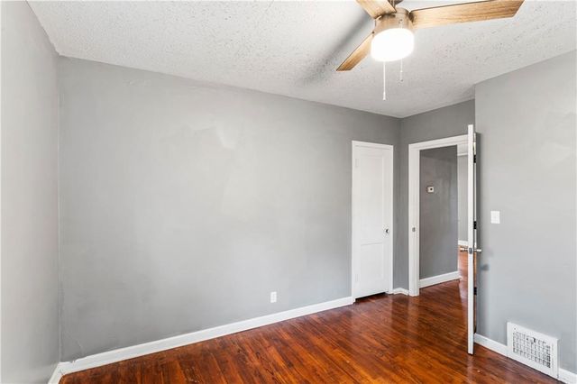 4452 N WALROND Avenue, Kansas City, MO 64117