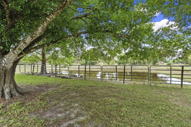 4072 NW 18th Street, Okeechobee, FL 34972