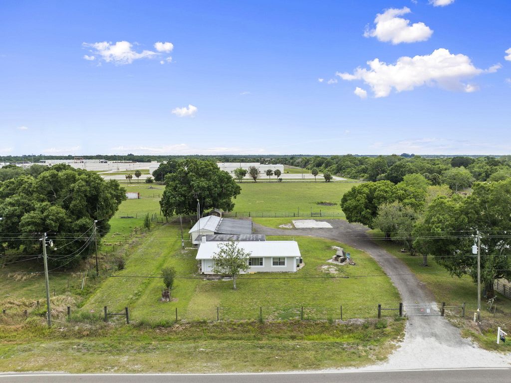 4072 NW 18th Street, Okeechobee, FL 34972