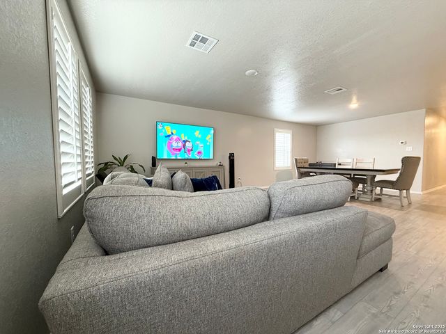 8323 DOVERS DEN, San Antonio, TX 78253