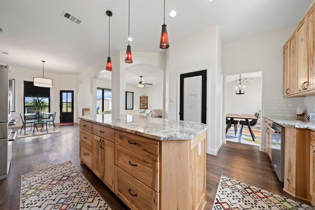 140 Lone Elm Road, Waxahachie, TX 75167