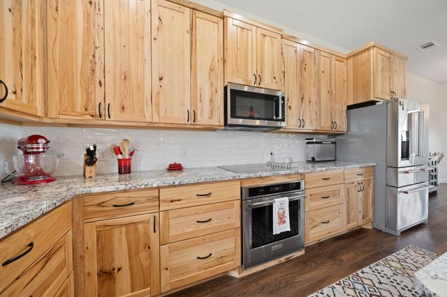 140 Lone Elm Road, Waxahachie, TX 75167