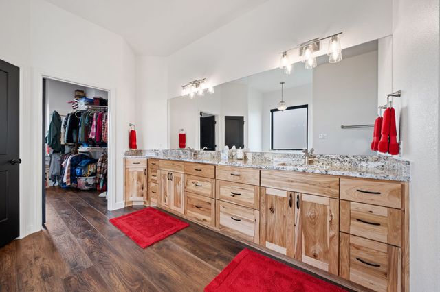 140 Lone Elm Road, Waxahachie, TX 75167