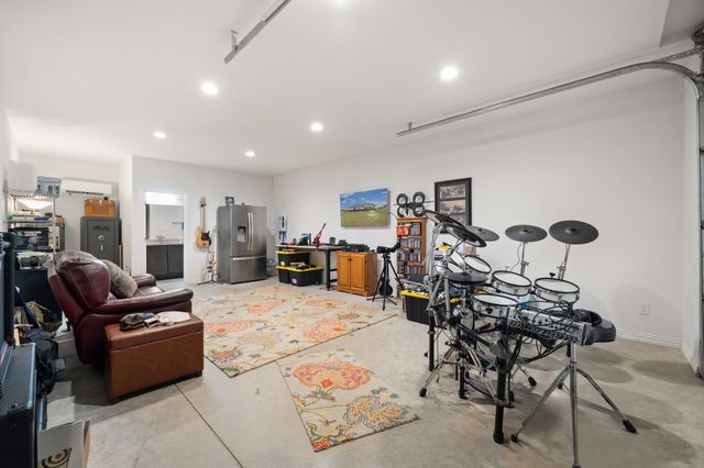 140 Lone Elm Road, Waxahachie, TX 75167