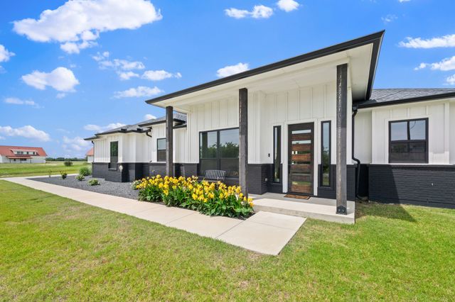 140 Lone Elm Road, Waxahachie, TX 75167