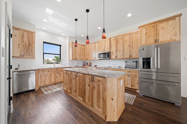 140 Lone Elm Road, Waxahachie, TX 75167