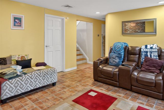 815 Iris Place, West Hempstead, NY 11552