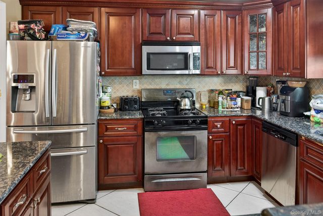 815 Iris Place, West Hempstead, NY 11552