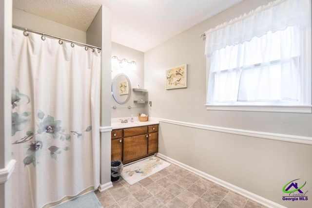 422 Wexford Cir, Bonaire, GA 31005