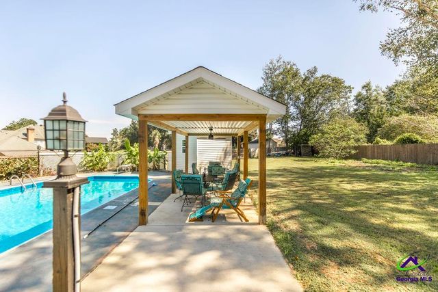 422 Wexford Cir, Bonaire, GA 31005