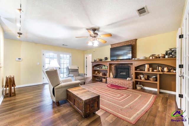 422 Wexford Cir, Bonaire, GA 31005