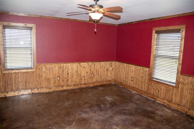 203 S Gisler Street, Austwell, TX 77950