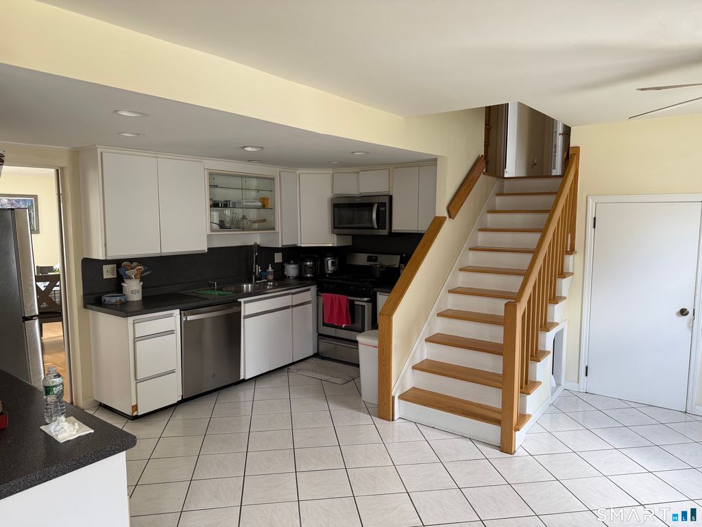 17 Henry Street, Bethel, CT 06801