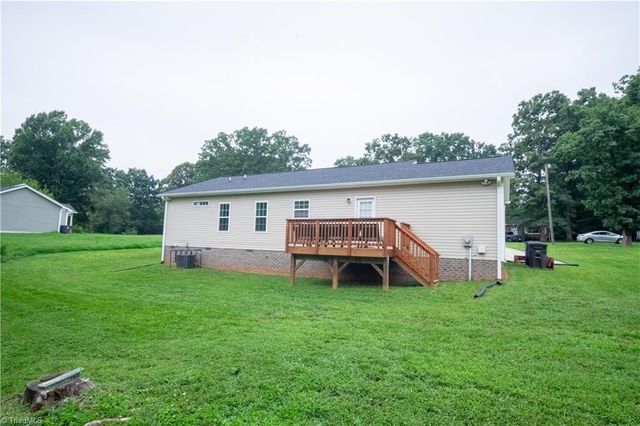 198 Quail Drive, Winston-salem, NC 27105
