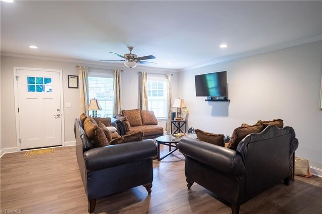 198 Quail Drive, Winston-salem, NC 27105