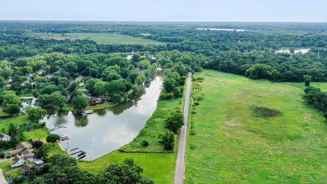 1909 Louise Street, Crystal Lake, IL 60014