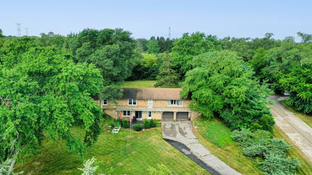 1909 Louise Street, Crystal Lake, IL 60014