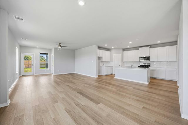 806 Mockingbird Passage Drive, Beasley, TX 77417