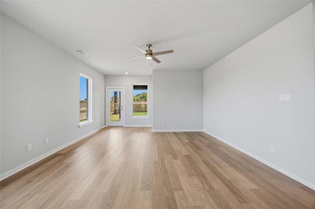 806 Mockingbird Passage Drive, Beasley, TX 77417